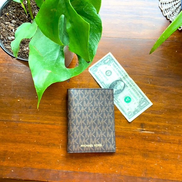 SOLD Michael Kors fold passport cardholder wallet - Picture 7 of 9